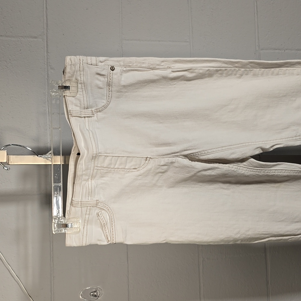 White jeans - Picture 2 of 10